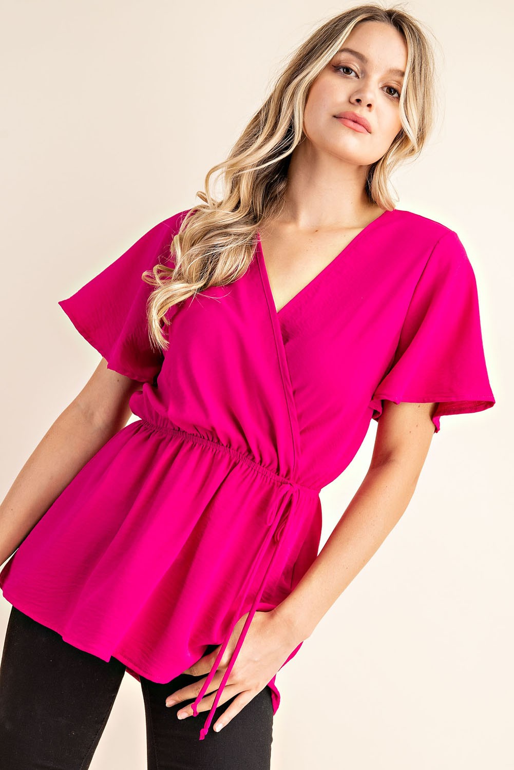 SHORT SLEEVE SURPLICE TOP